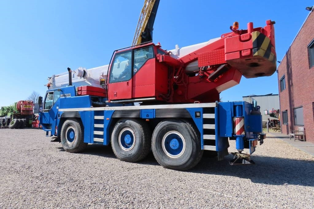 Liebherr LTM 1055-1 - Visurgājējs celtnis: foto 4 Liebherr LTM 1055-1 - Visurgājējs celtnis: foto 4