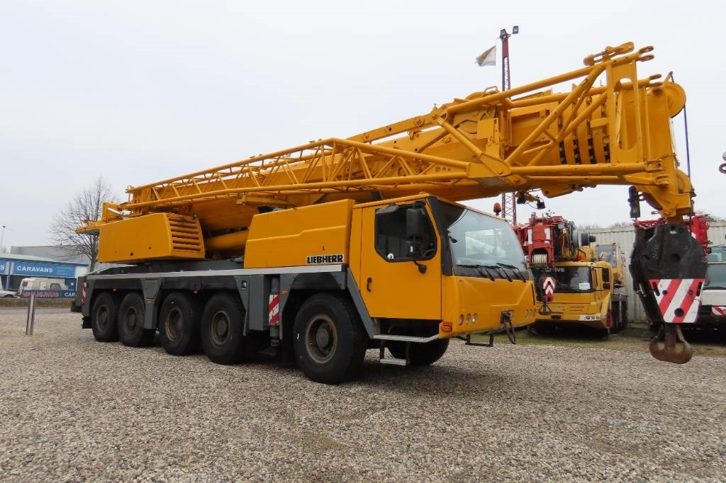 Liebherr LTM 1130-5.1 - Visurgājējs celtnis: foto 2 Liebherr LTM 1130-5.1 - Visurgājējs celtnis: foto 2