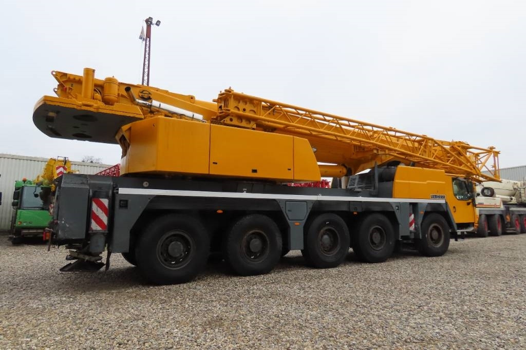 Liebherr LTM 1130-5.1 - Visurgājējs celtnis: foto 3 Liebherr LTM 1130-5.1 - Visurgājējs celtnis: foto 3
