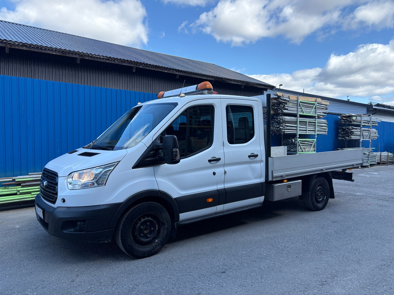 Ford Transit 350 - Kravas auto ar manipulatoru: foto 1 Ford Transit 350 - Kravas auto ar manipulatoru: foto 1