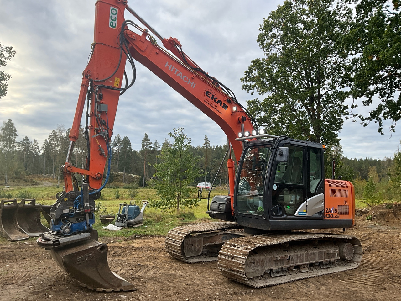Hitachi ZX130LCN-5B - Ekskavators: foto 1 Hitachi ZX130LCN-5B - Ekskavators: foto 1