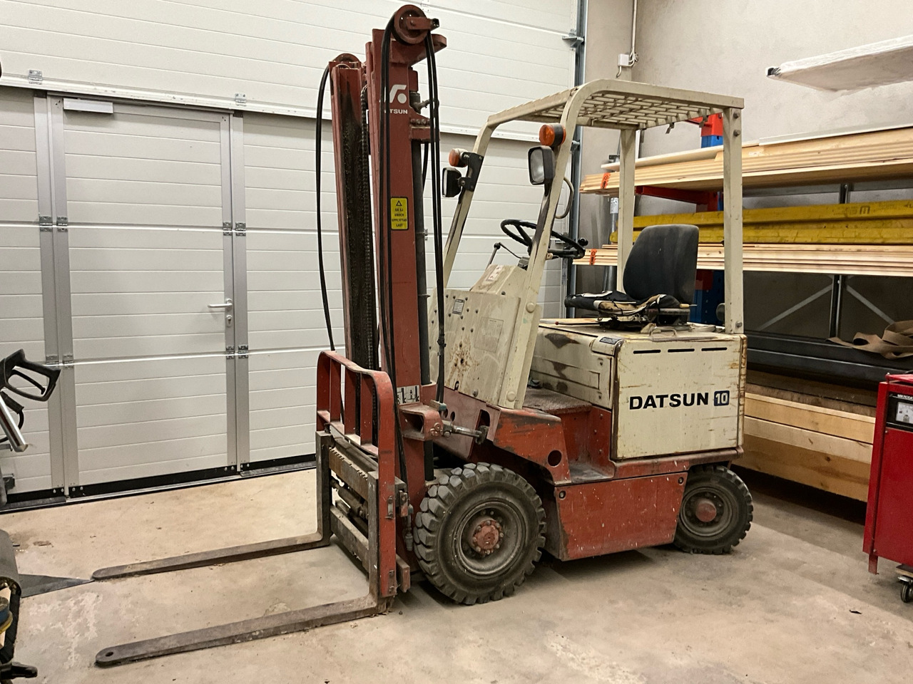 Datsun/Nissan EB01L10U - Iekraušanas tehnika: foto 1 Datsun/Nissan EB01L10U - Iekraušanas tehnika: foto 1