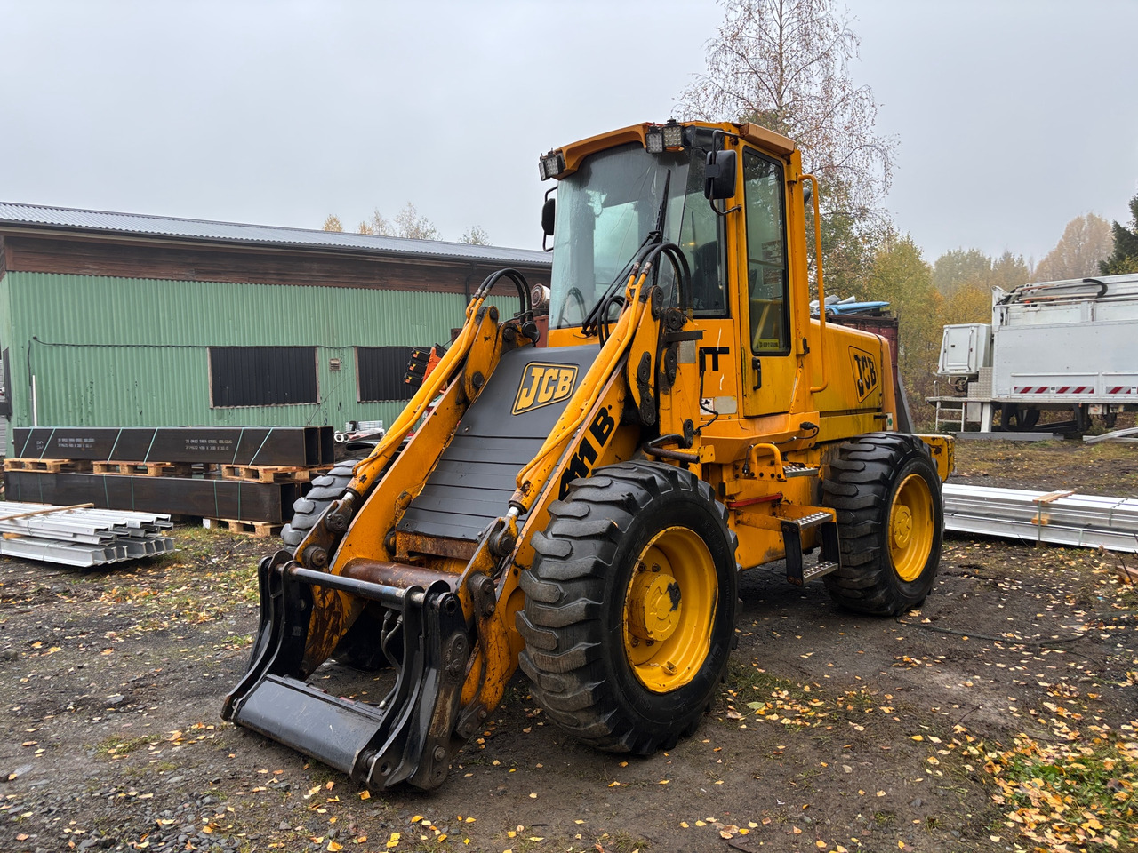 JCB 411B - Riteņu iekrāvējs: foto 1 JCB 411B - Riteņu iekrāvējs: foto 1