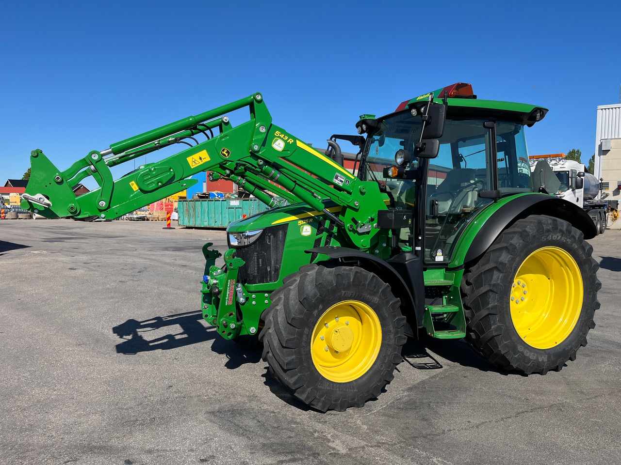 John Deere 5125R - Traktors: foto 1 John Deere 5125R - Traktors: foto 1