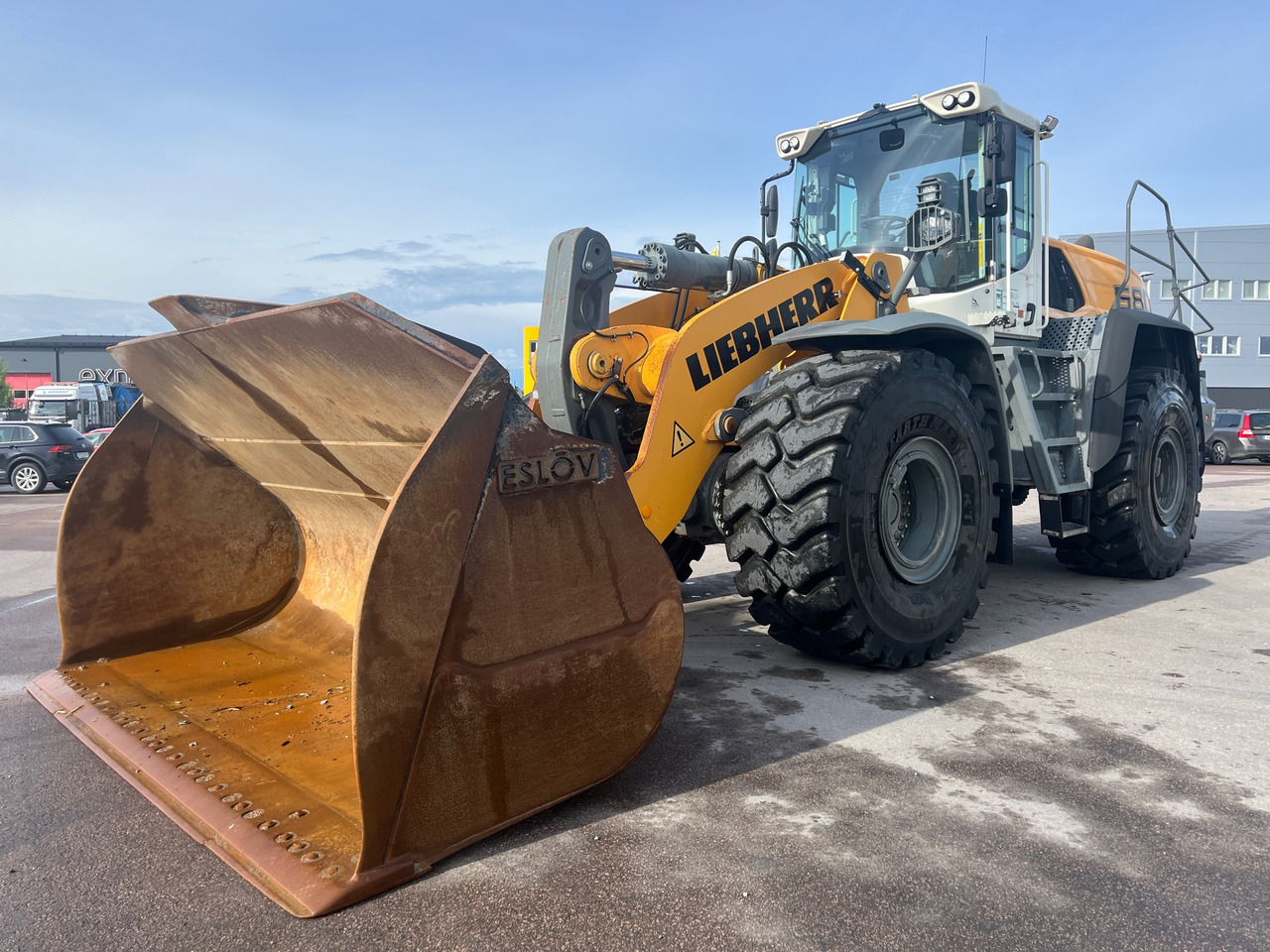 Liebherr L580 - Riteņu iekrāvējs: foto 1 Liebherr L580 - Riteņu iekrāvējs: foto 1