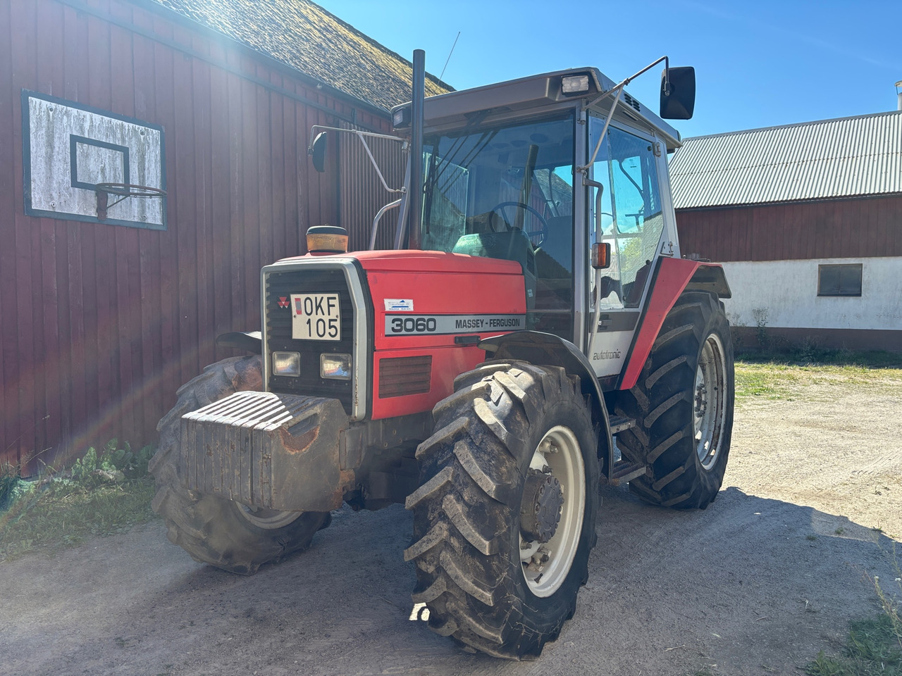 Massey Ferguson 3060 - Traktors: foto 1 Massey Ferguson 3060 - Traktors: foto 1