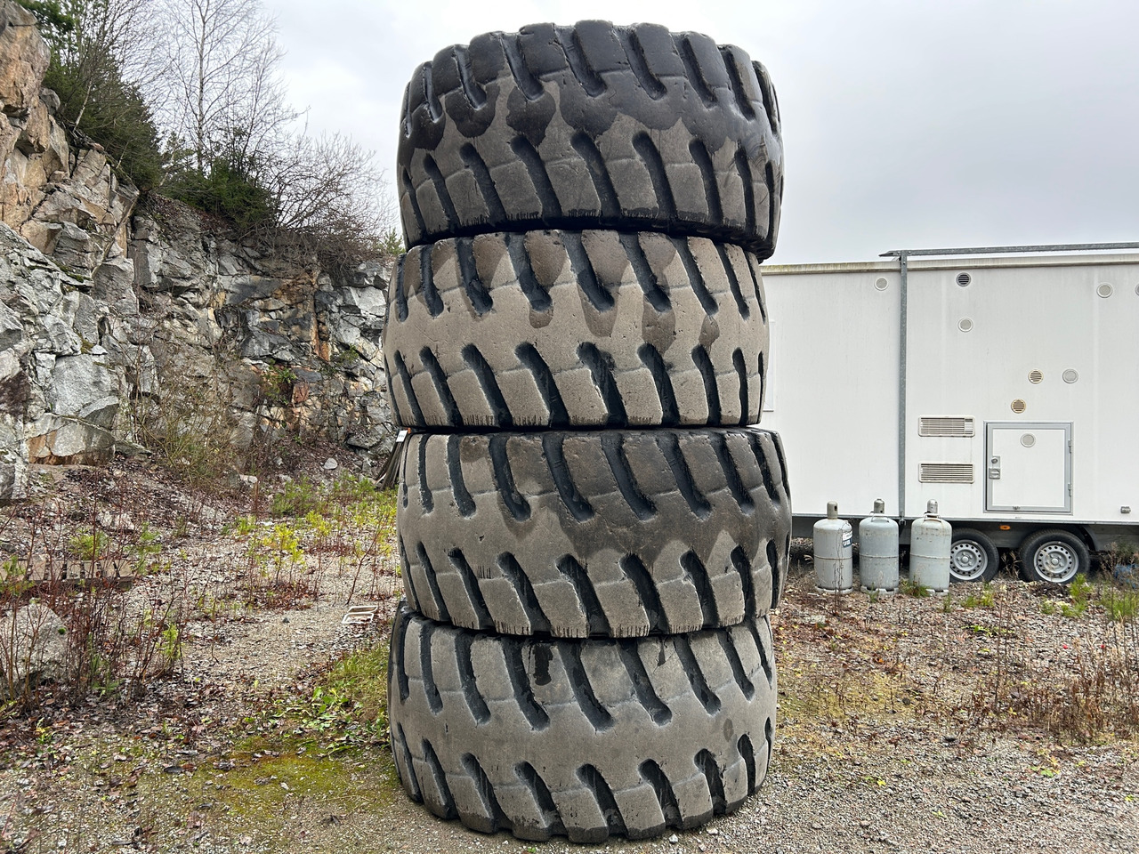 Michelin XTXL L4 - Riepa - Celtniecības tehnika: foto 1 Michelin XTXL L4 - Riepa - Celtniecības tehnika: foto 1