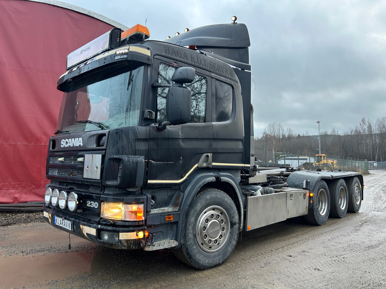 Scania 94D - Pacēlājs ar āķi: foto 1 Scania 94D - Pacēlājs ar āķi: foto 1