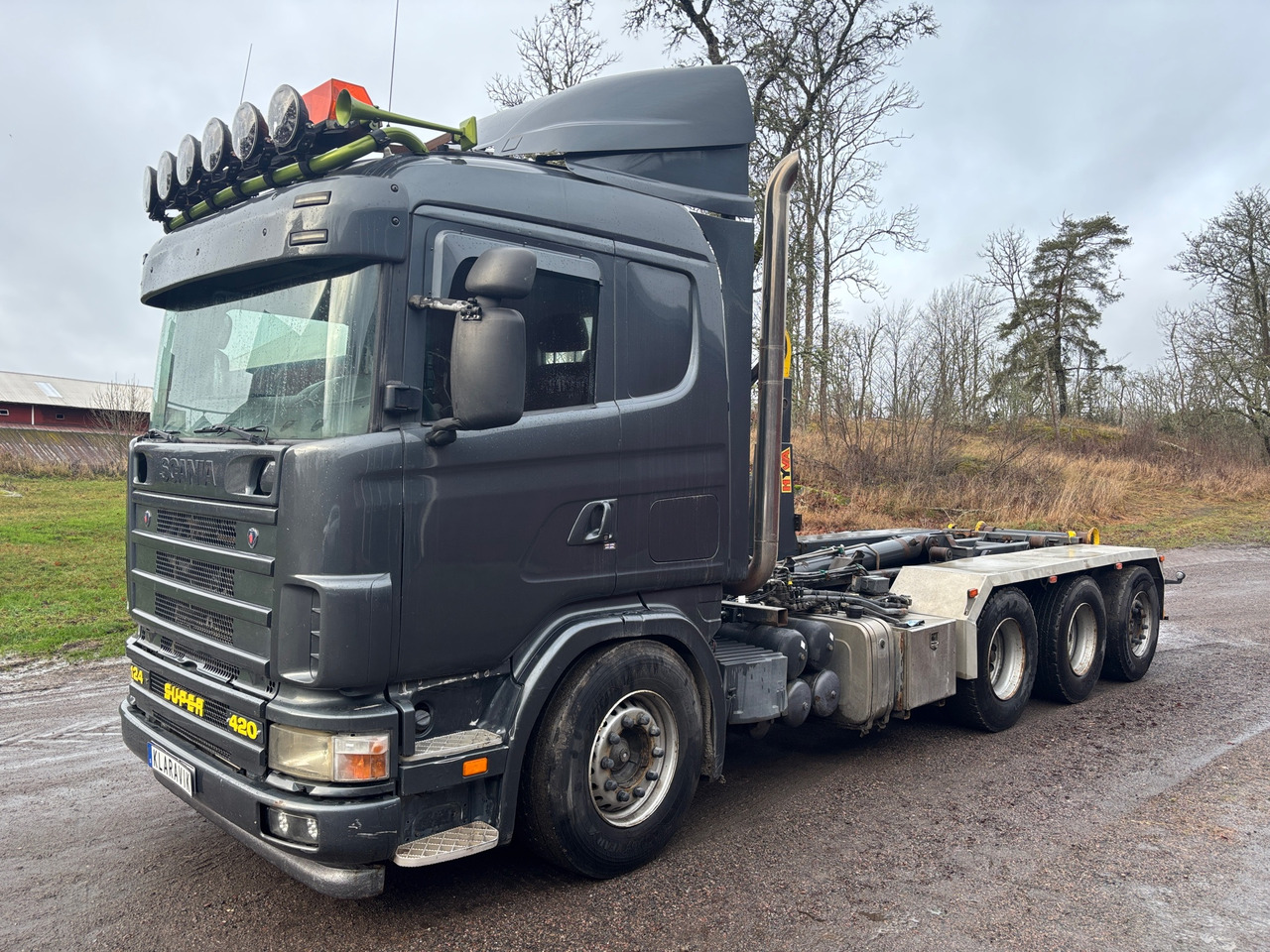 Scania R124G 420 - Pacēlājs ar āķi: foto 1 Scania R124G 420 - Pacēlājs ar āķi: foto 1