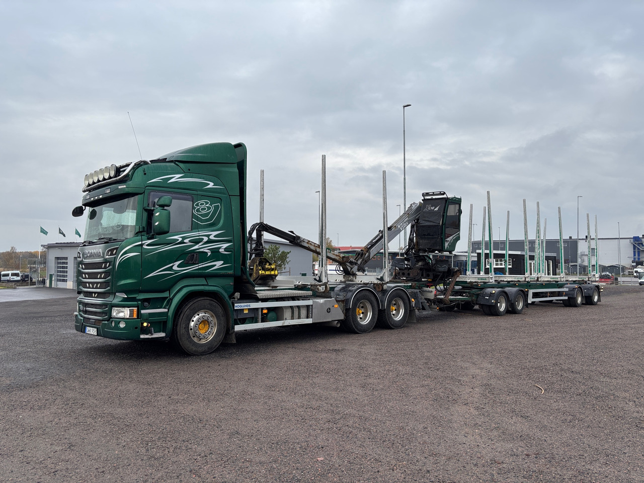 Scania R580 - Kokvedējs, Kravas auto ar manipulatoru: foto 1 Scania R580 - Kokvedējs, Kravas auto ar manipulatoru: foto 1