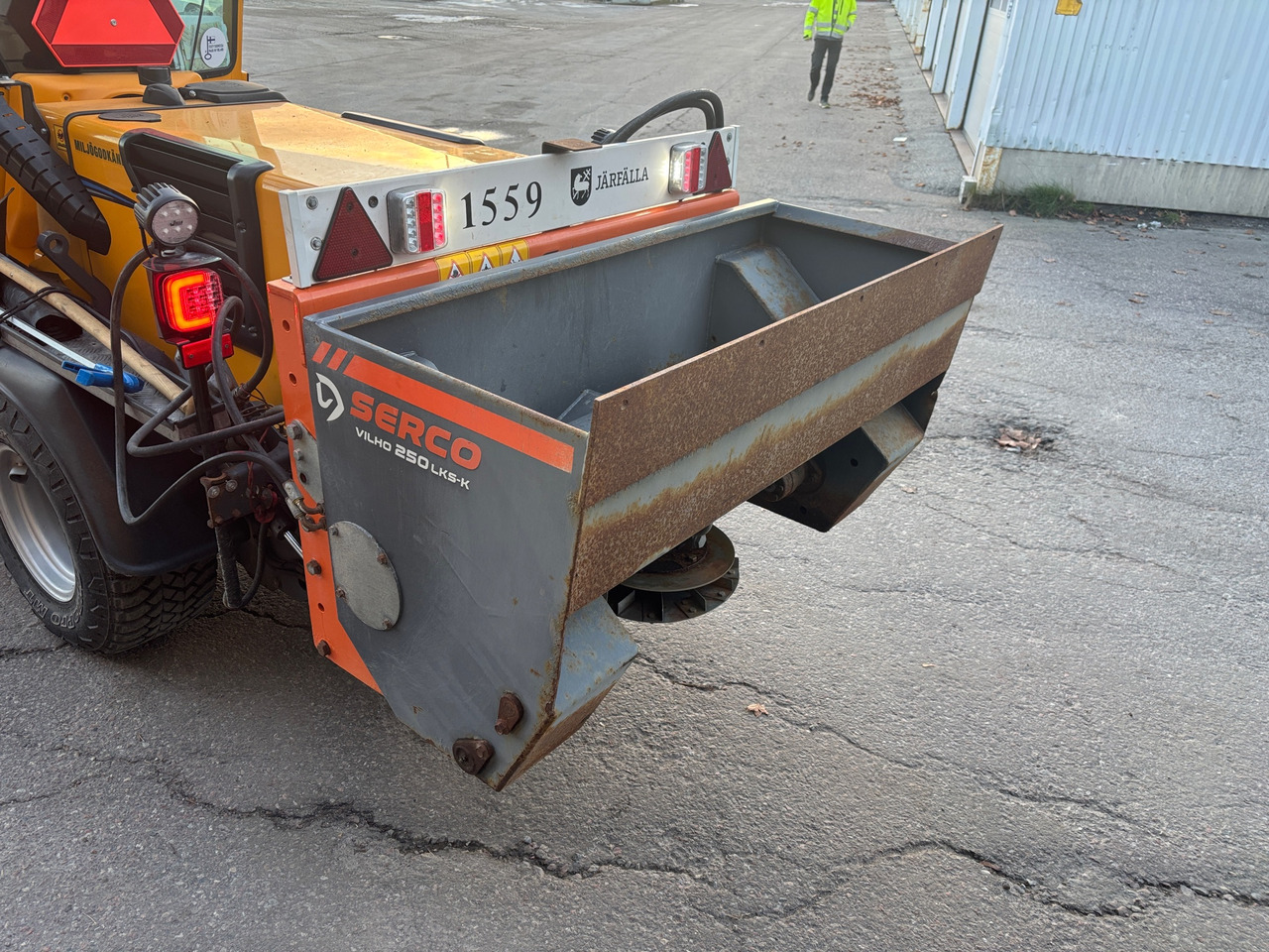 Serco Vilho 250 LKS-K - Sāls un smilts kaisītājs: foto 1 Serco Vilho 250 LKS-K - Sāls un smilts kaisītājs: foto 1