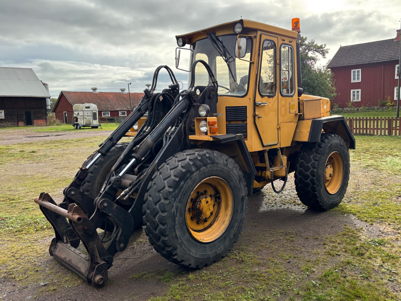 Volvo BM 4200 - Riteņu iekrāvējs: foto 1 Volvo BM 4200 - Riteņu iekrāvējs: foto 1