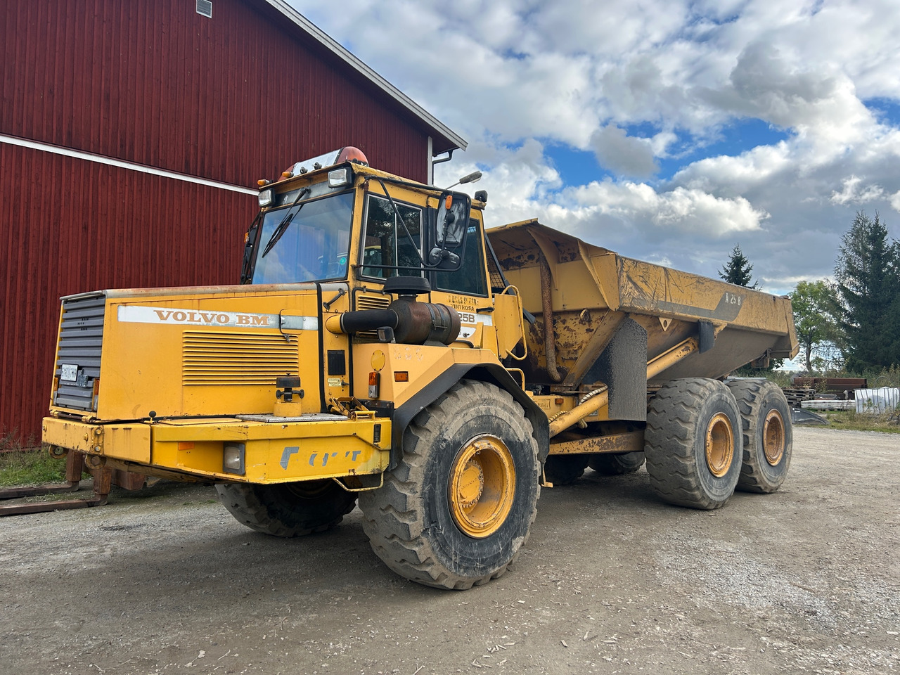Volvo BM 5350B 6x6 - Bezceļu pašizgāzējs: foto 1 Volvo BM 5350B 6x6 - Bezceļu pašizgāzējs: foto 1