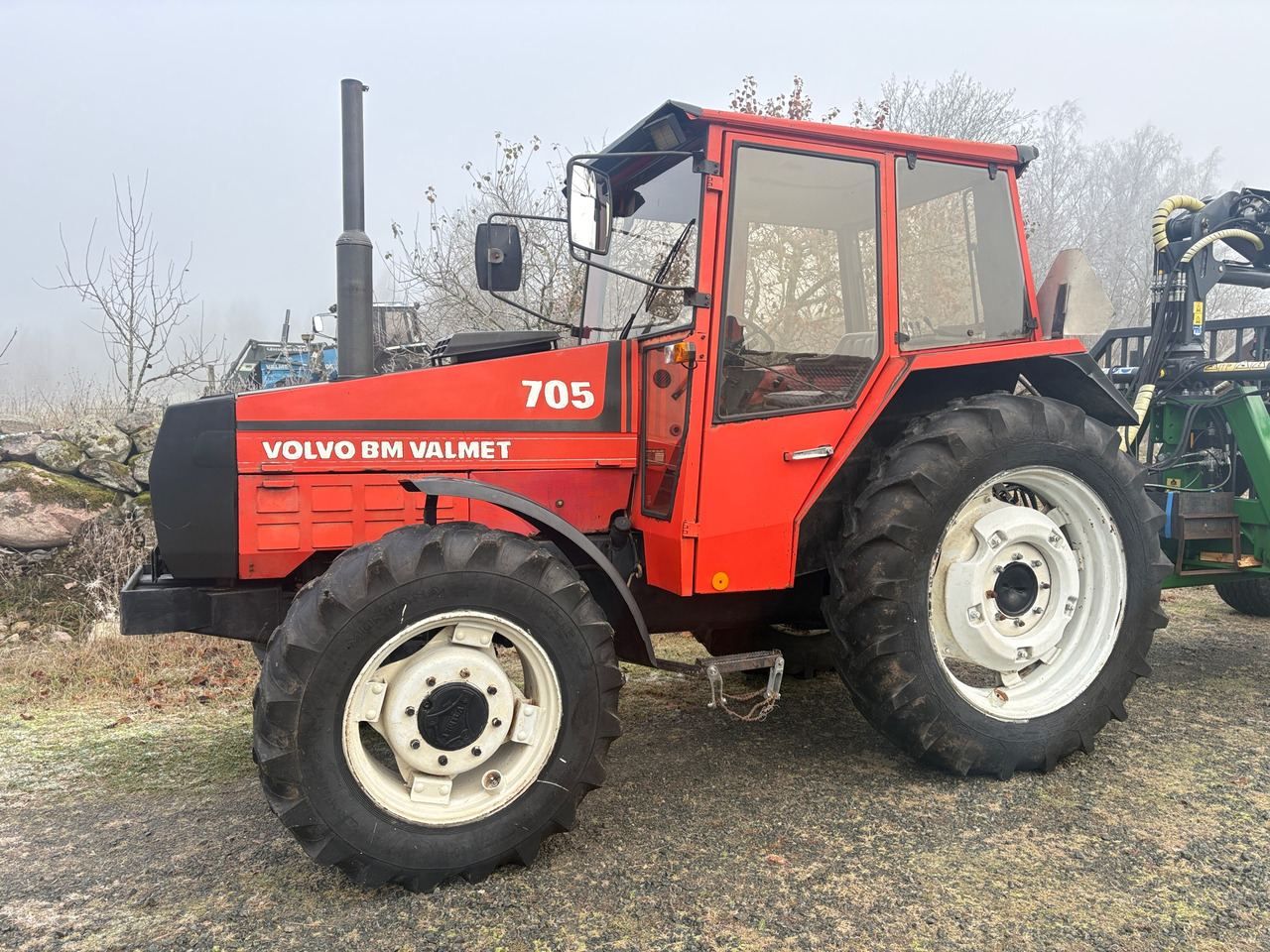 Volvo BM Valmet 705 - Traktors: foto 1 Volvo BM Valmet 705 - Traktors: foto 1