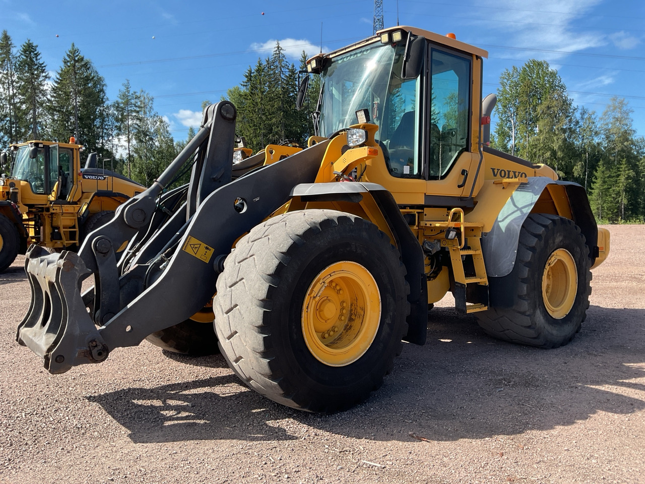 Volvo L120F - Riteņu iekrāvējs: foto 1 Volvo L120F - Riteņu iekrāvējs: foto 1