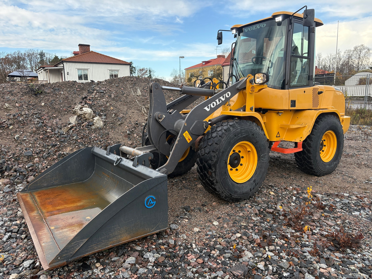 Volvo L30G - Riteņu iekrāvējs: foto 1 Volvo L30G - Riteņu iekrāvējs: foto 1