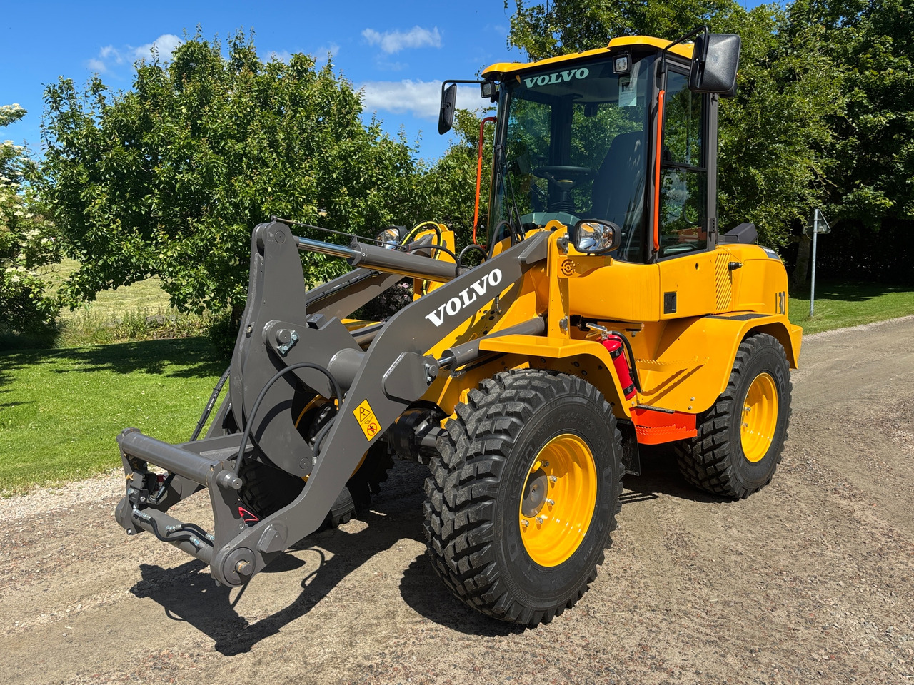Volvo L30HS - Riteņu iekrāvējs: foto 1 Volvo L30HS - Riteņu iekrāvējs: foto 1