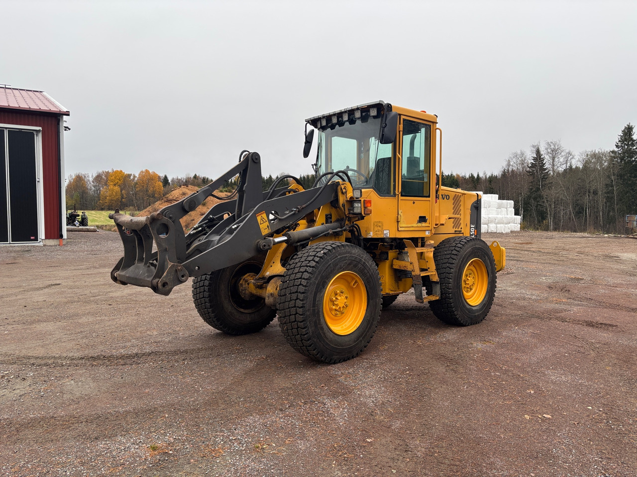 Volvo L50E - Riteņu iekrāvējs: foto 1 Volvo L50E - Riteņu iekrāvējs: foto 1