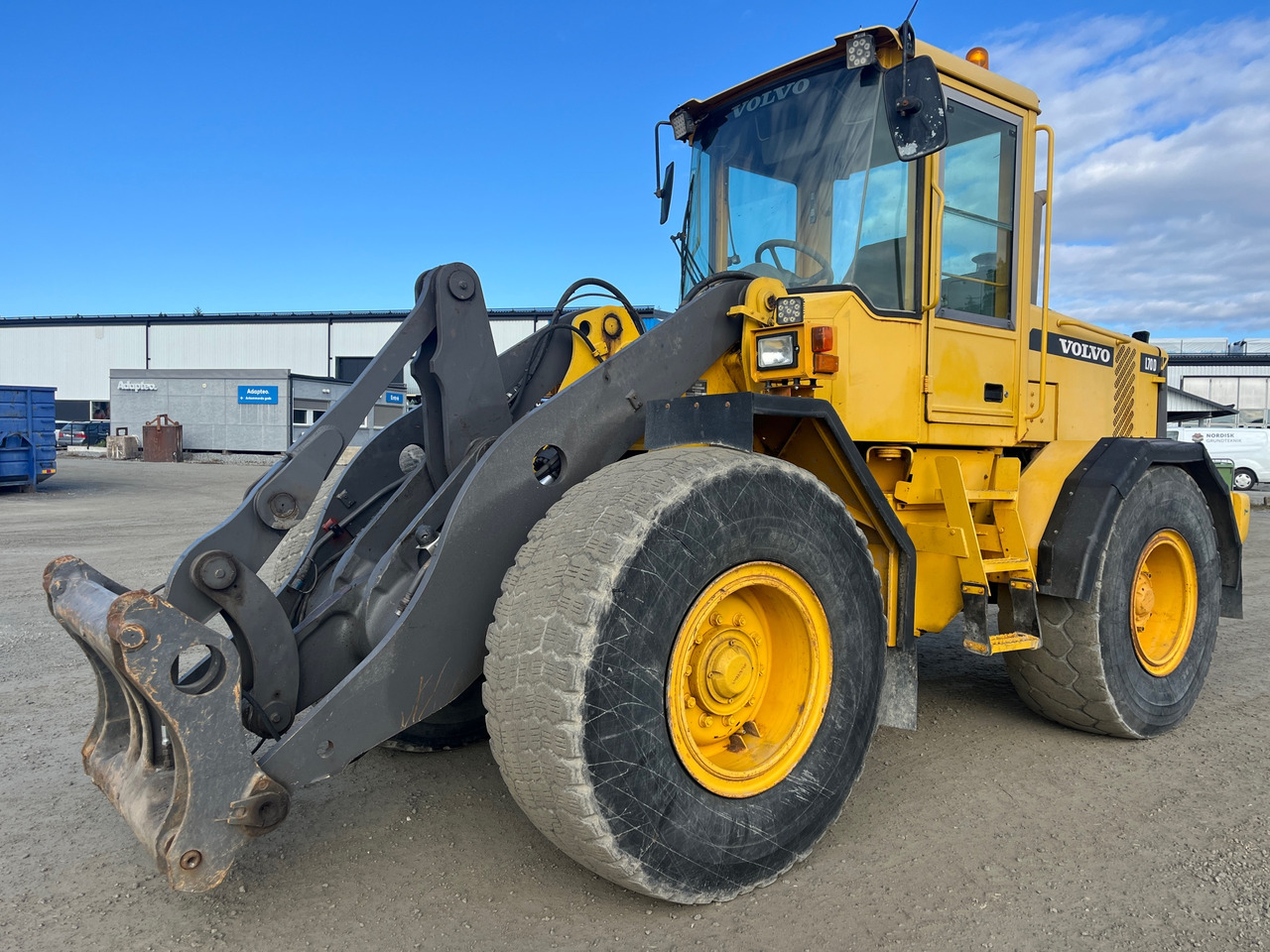 Volvo L70D - Riteņu iekrāvējs: foto 1 Volvo L70D - Riteņu iekrāvējs: foto 1