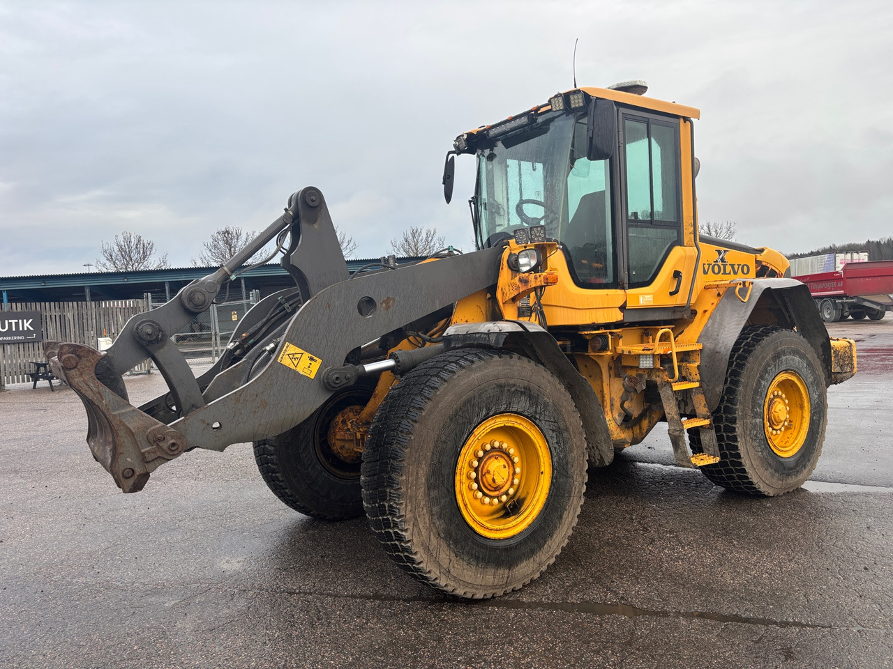 Volvo L70F - Riteņu iekrāvējs: foto 1 Volvo L70F - Riteņu iekrāvējs: foto 1