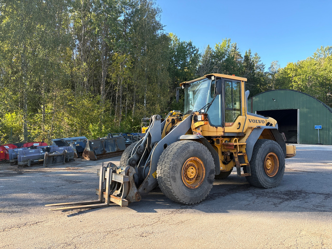 Volvo L70F - Riteņu iekrāvējs: foto 1 Volvo L70F - Riteņu iekrāvējs: foto 1