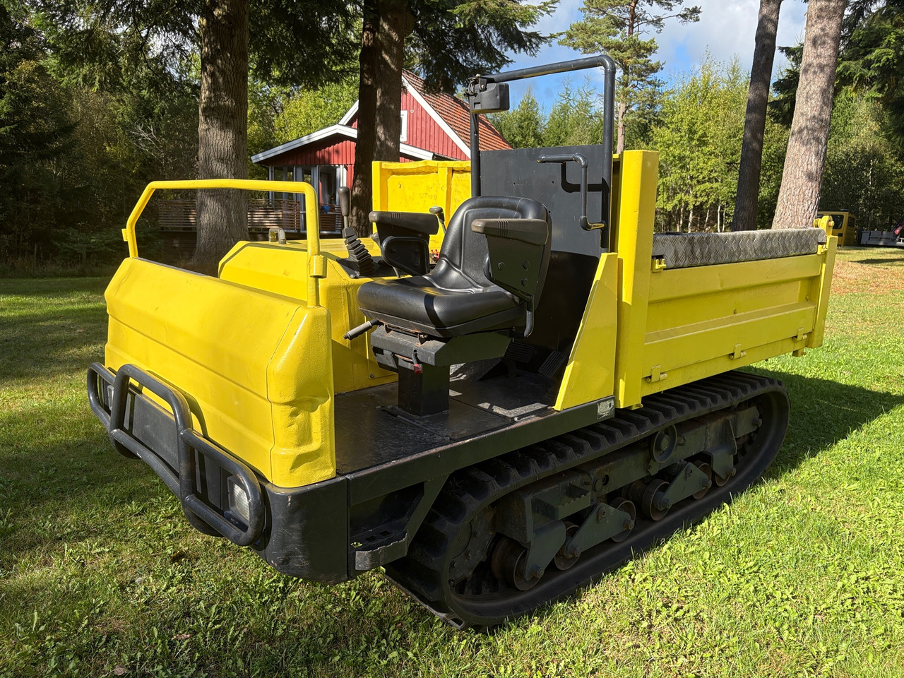 Yanmar C30R-1 - Bezceļu pašizgāzējs: foto 1 Yanmar C30R-1 - Bezceļu pašizgāzējs: foto 1