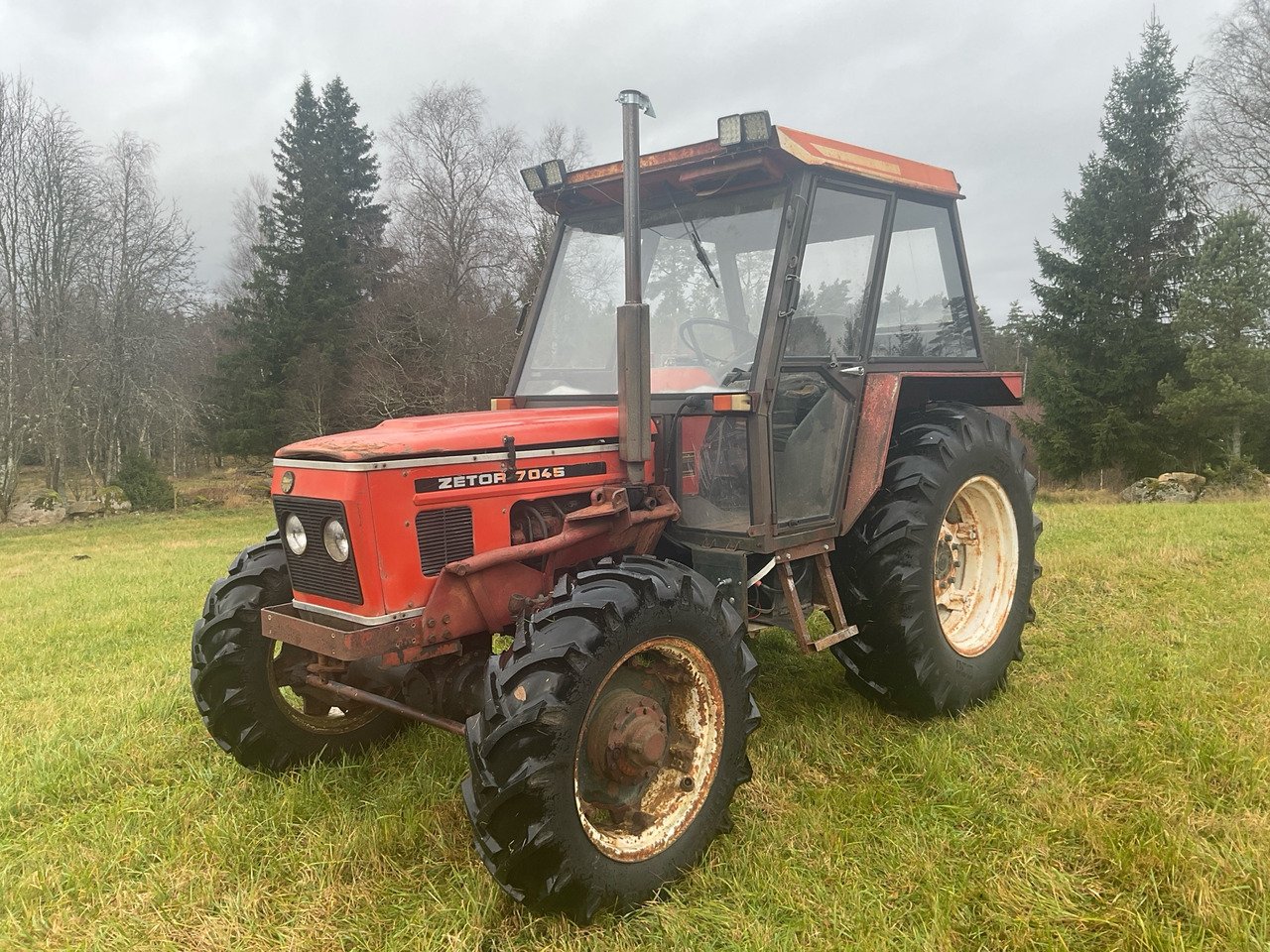 Zetor 7045 - Traktors: foto 1 Zetor 7045 - Traktors: foto 1