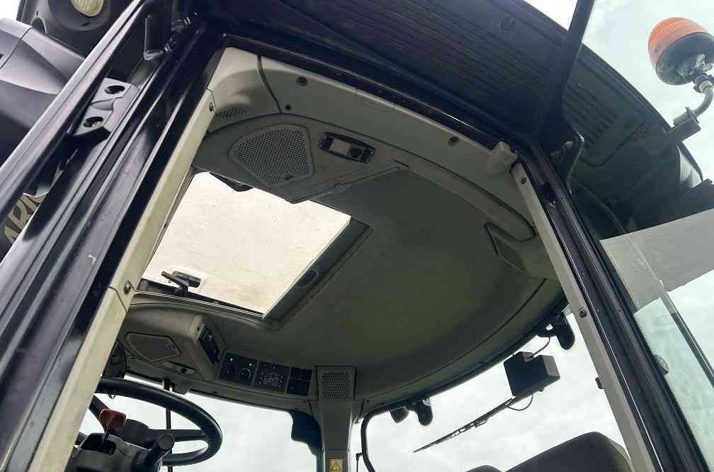 Claas Arion 640 cis, lucht, frontlader - Traktors: foto 5 Claas Arion 640 cis, lucht, frontlader - Traktors: foto 5