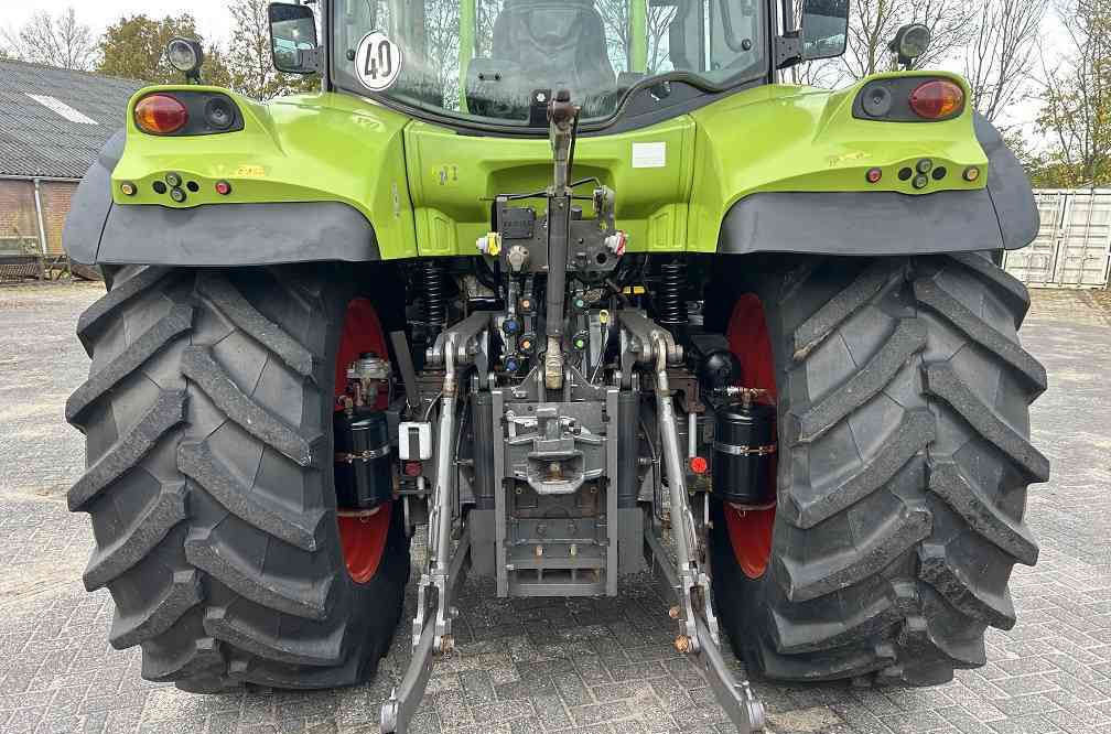 Claas Arion 640 cis, lucht, frontlader - Traktors: foto 3 Claas Arion 640 cis, lucht, frontlader - Traktors: foto 3