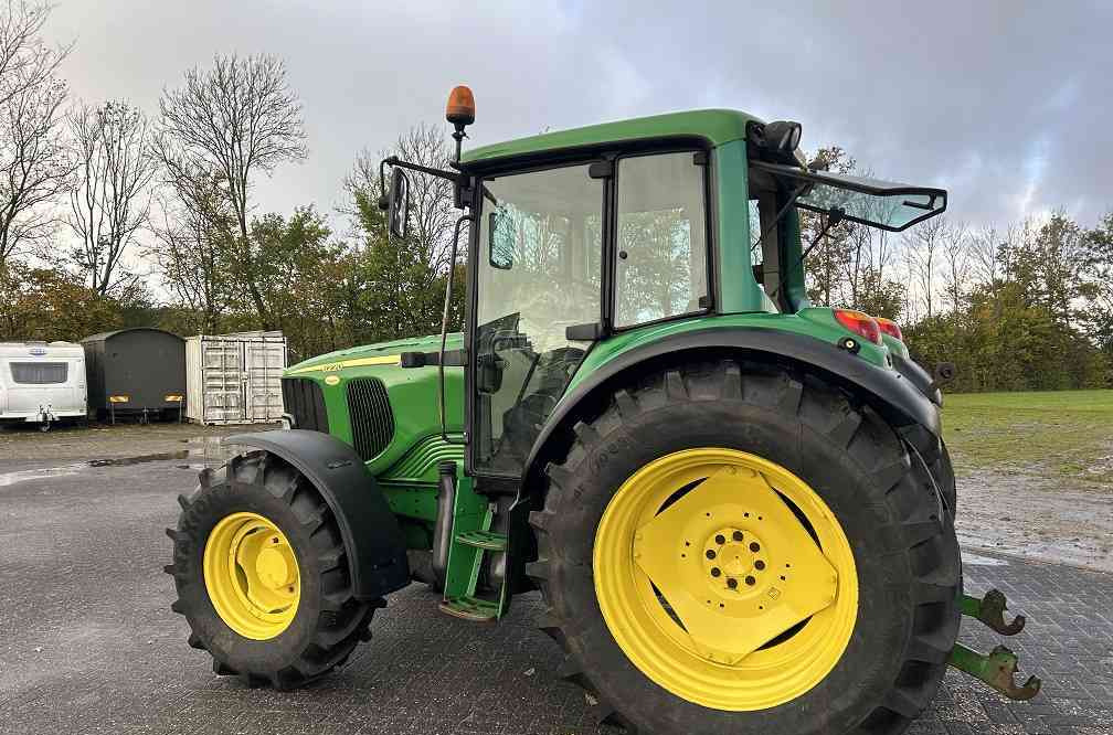 John Deere 6220 premium, 7500 uur MARGEPRIJS - Traktors: foto 2 John Deere 6220 premium, 7500 uur MARGEPRIJS - Traktors: foto 2