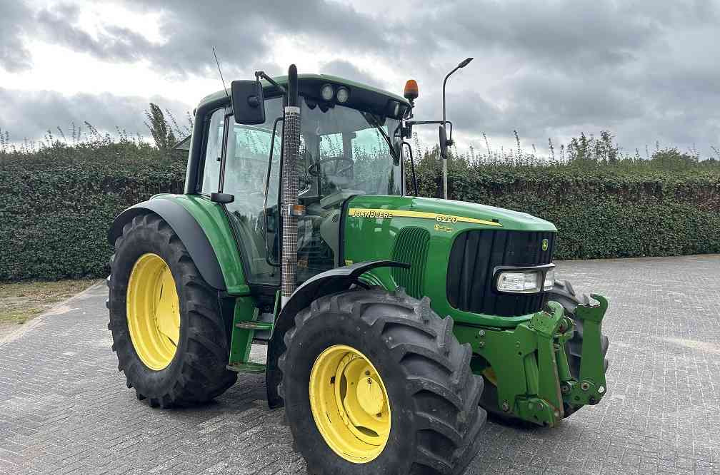 John Deere 6220 premium - Traktors: foto 4 John Deere 6220 premium - Traktors: foto 4