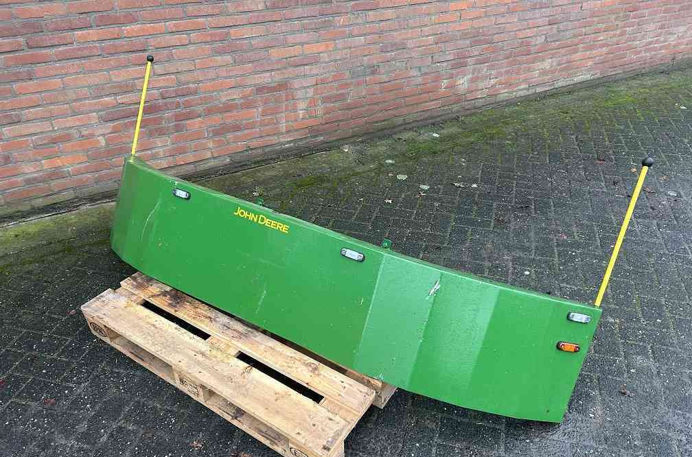 John Deere frontbumper - Buferis - Lauksaimniecības tehnika: foto 3 John Deere frontbumper - Buferis - Lauksaimniecības tehnika: foto 3