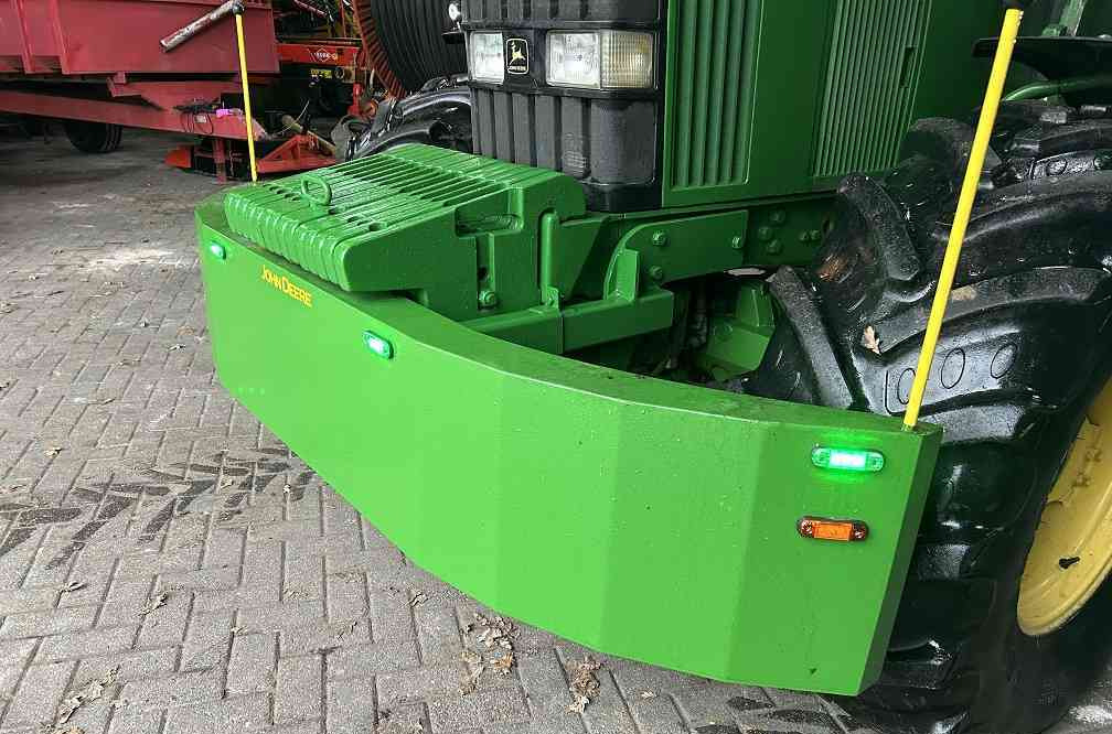 John Deere frontbumper - Buferis - Lauksaimniecības tehnika: foto 2 John Deere frontbumper - Buferis - Lauksaimniecības tehnika: foto 2