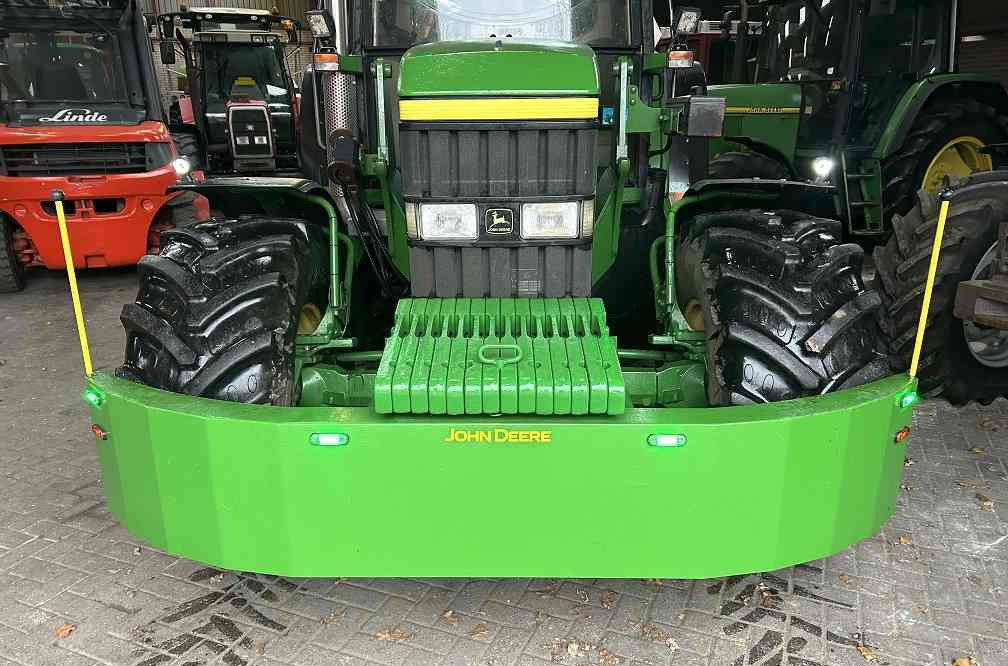 John Deere frontbumper - Buferis - Lauksaimniecības tehnika: foto 1 John Deere frontbumper - Buferis - Lauksaimniecības tehnika: foto 1