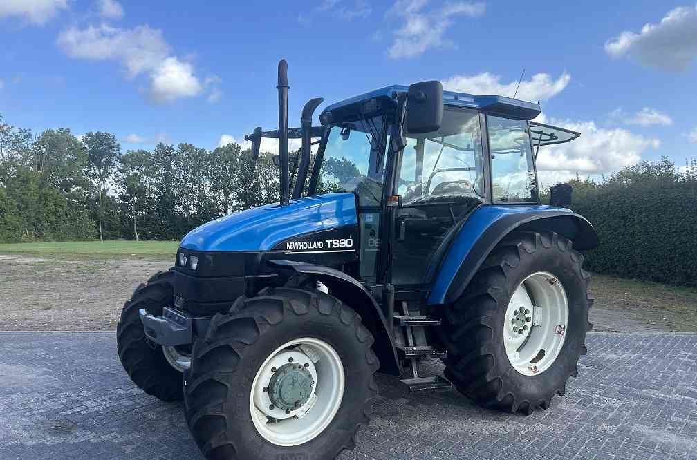 New Holland ts 90 sle - Traktors: foto 1 New Holland ts 90 sle - Traktors: foto 1