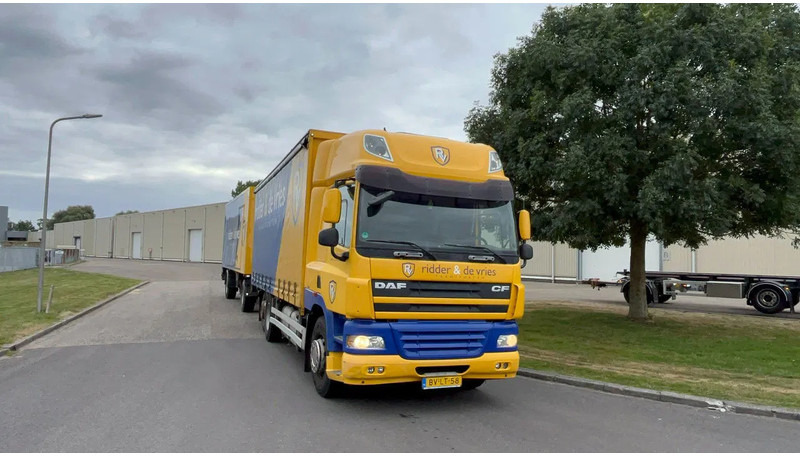 DAF CF 85.410 Schuifzijlen wagen 6x2 Daf CF85 - Kravas automašīna ar slēgto virsbūvi: foto 2 DAF CF 85.410 Schuifzijlen wagen 6x2 Daf CF85 - Kravas automašīna ar slēgto virsbūvi: foto 2