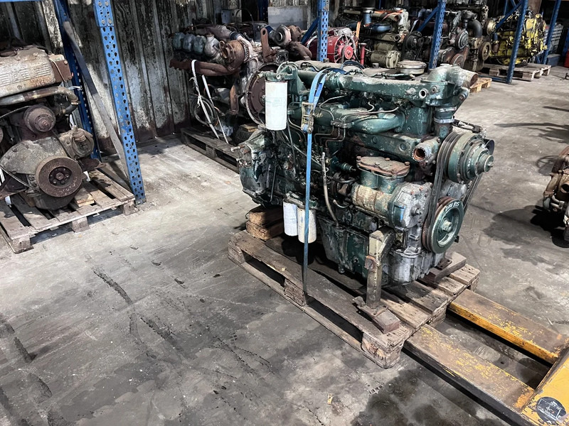 DAF DHU 825 meerdere op voorraad - Dzinējs - Kravas automašīna: foto 1 DAF DHU 825 meerdere op voorraad - Dzinējs - Kravas automašīna: foto 1