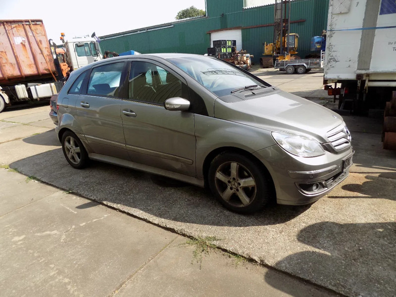 Mercedes-Benz B-Klasse 200 CDI - Vieglā automašīna: foto 3 Mercedes-Benz B-Klasse 200 CDI - Vieglā automašīna: foto 3