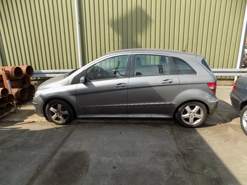 Mercedes-Benz B-Klasse 200 CDI - Vieglā automašīna: foto 2 Mercedes-Benz B-Klasse 200 CDI - Vieglā automašīna: foto 2