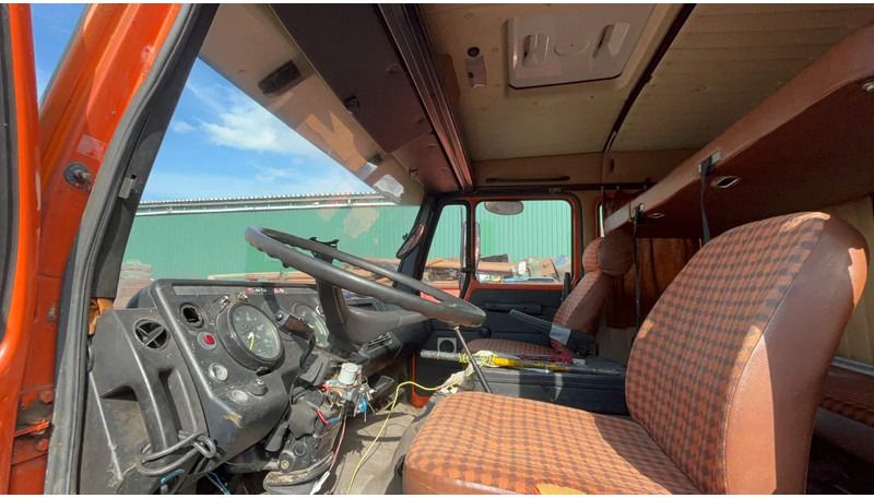 Mercedes-Benz NG Mercedes benz NG 1213 Box truck - Kravas automašīna ar slēgto virsbūvi: foto 4 Mercedes-Benz NG Mercedes benz NG 1213 Box truck - Kravas automašīna ar slēgto virsbūvi: foto 4