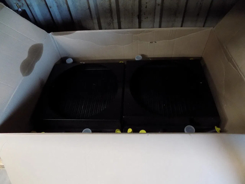 Mercedes-Benz mercedes radiator nieuw - Radiators: foto 3 Mercedes-Benz mercedes radiator nieuw - Radiators: foto 3