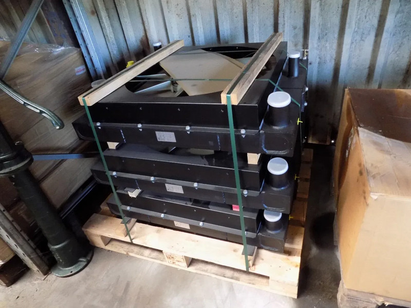 Mercedes-Benz mercedes radiator nieuw - Radiators: foto 2 Mercedes-Benz mercedes radiator nieuw - Radiators: foto 2