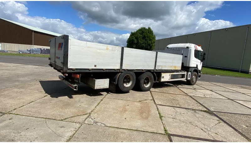 Scania P124-400 Scania met plateau en mogelijkheid voor kraan achter cabine līzingu Scania P124-400 Scania met plateau en mogelijkheid voor kraan achter cabine: foto 7