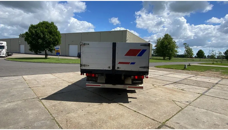 Scania P124-400 Scania met plateau en mogelijkheid voor kraan achter cabine līzingu Scania P124-400 Scania met plateau en mogelijkheid voor kraan achter cabine: foto 9