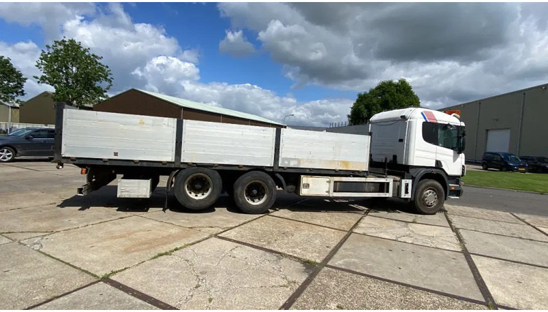 Scania P124-400 Scania met plateau en mogelijkheid voor kraan achter cabine līzingu Scania P124-400 Scania met plateau en mogelijkheid voor kraan achter cabine: foto 6
