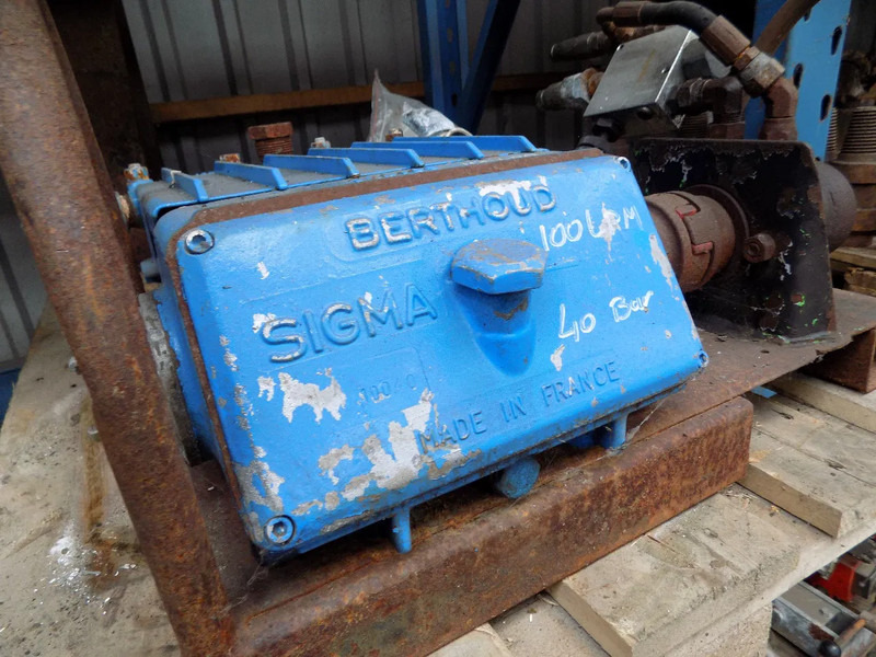 Hoge drukpomp-high pressure pump toilet tanker hoge drukpomp[ -high pressure pump - Asenizācijas mašīna: foto 1 Hoge drukpomp-high pressure pump toilet tanker hoge drukpomp[ -high pressure pump - Asenizācijas mašīna: foto 1