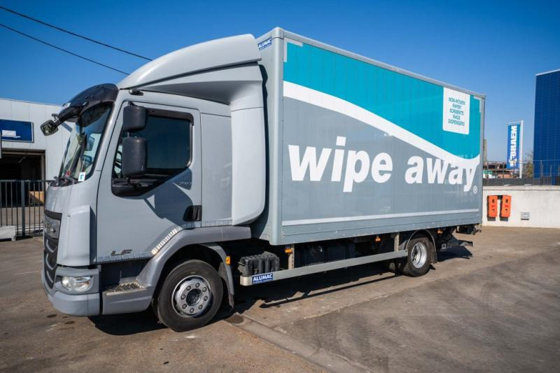DAF LF 210 FA (12t)+DHOLLANDIA 2.5T - Kravas automašīna ar slēgto virsbūvi: foto 1 DAF LF 210 FA (12t)+DHOLLANDIA 2.5T - Kravas automašīna ar slēgto virsbūvi: foto 1