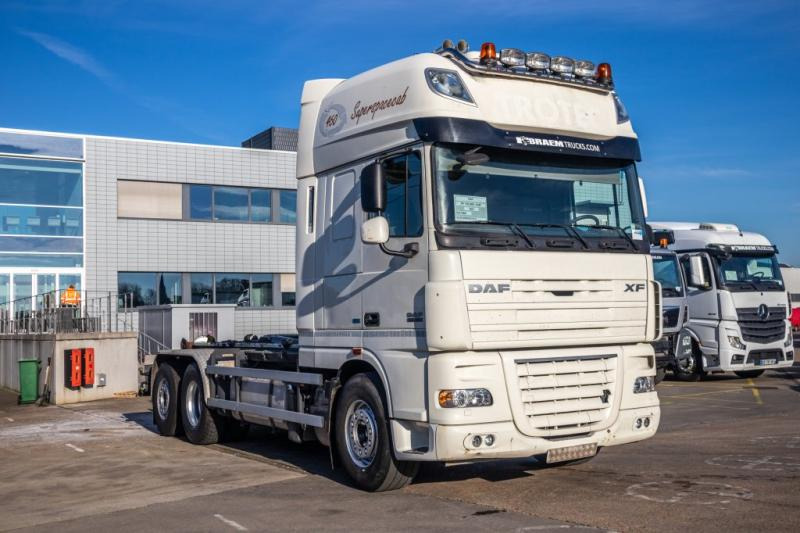 DAF XF 105.460 -6X2-INTARDER+AJK 20 T. - Pacēlājs ar āķi: foto 2 DAF XF 105.460 -6X2-INTARDER+AJK 20 T. - Pacēlājs ar āķi: foto 2