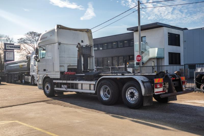 DAF XF 105.460 -6X2-INTARDER+AJK 20 T. - Pacēlājs ar āķi: foto 4 DAF XF 105.460 -6X2-INTARDER+AJK 20 T. - Pacēlājs ar āķi: foto 4