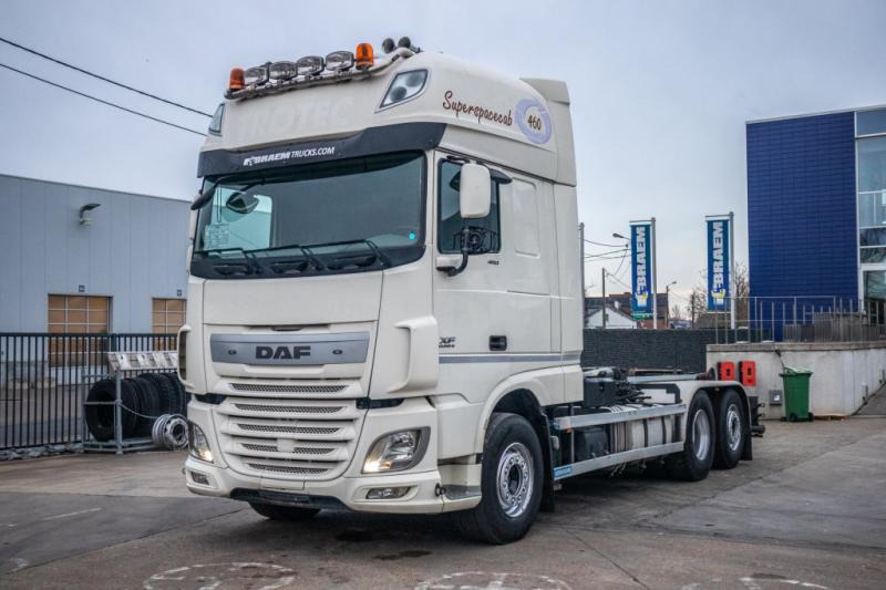 DAF XF 105.460 - AJK + intarder - Pacēlājs ar āķi: foto 1 DAF XF 105.460 - AJK + intarder - Pacēlājs ar āķi: foto 1